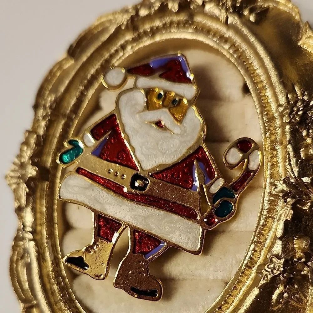 Festive Vintage Santa Claus Brooch